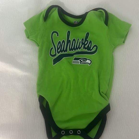 4/$15 NFL Seattle Seahawks 18m - Picture 2 of 3